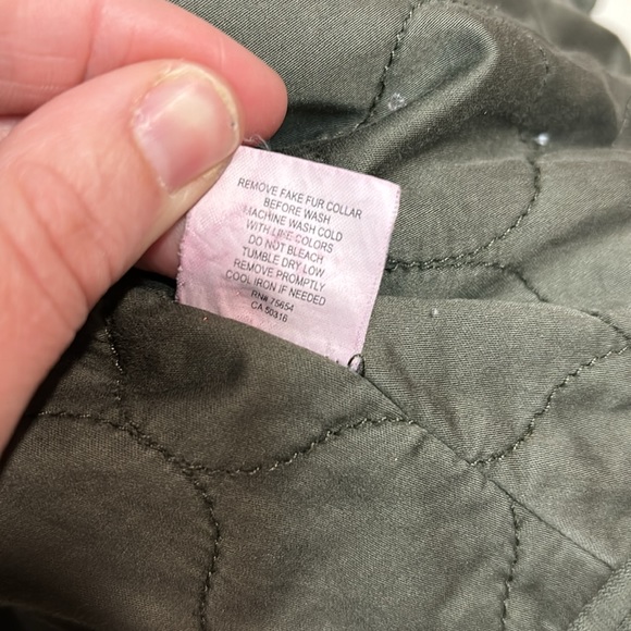 Abercrombie and Fitch Thinsulate Insulation Green Jacket - Preloved - Picture 16 of 16